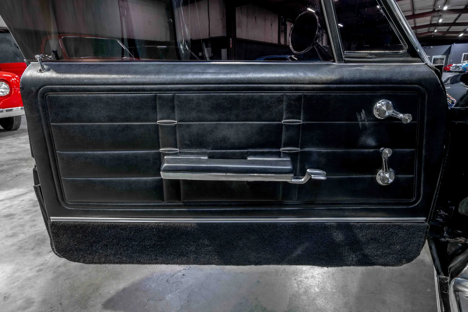 1966-Chevrolet Impala SS-Tuxedo Black-168376T161890-44.jpg